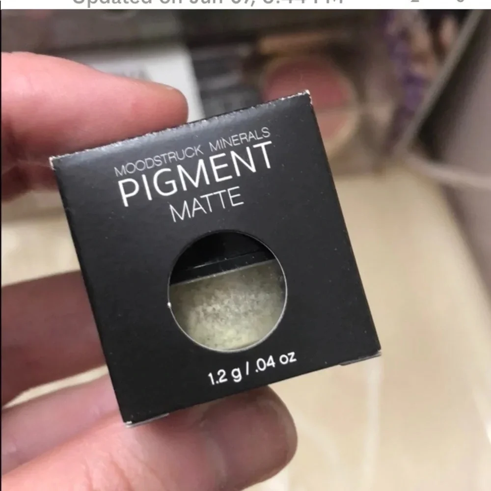 YOUNIQUE MOODSTRUCK MINERALS PIGMENT POWDERS INNOCENT